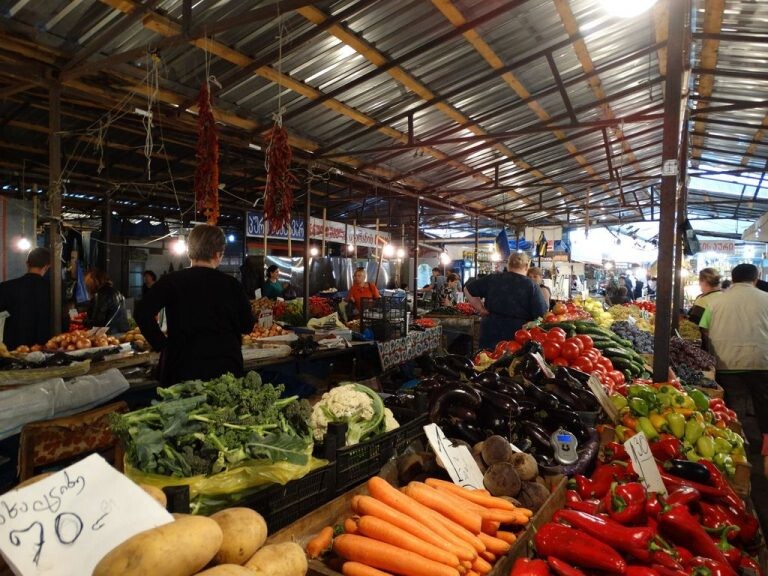 بازار برجومی تفلیس Deserters-Borjomi-market-in-Tbilisi-768x576.jpg
