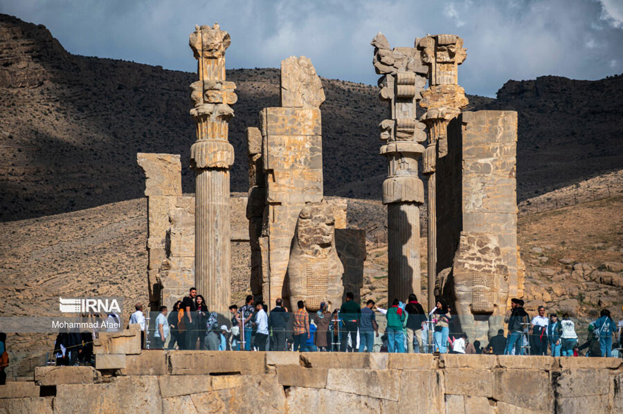 lastsecond.ir-best-attractions-of-shiraz-pars-persepolice.jpg